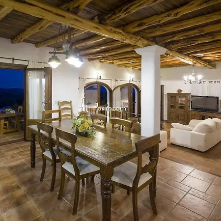 Gran Casa Con Pisina Privada Gimnasio Y Ping Pong *